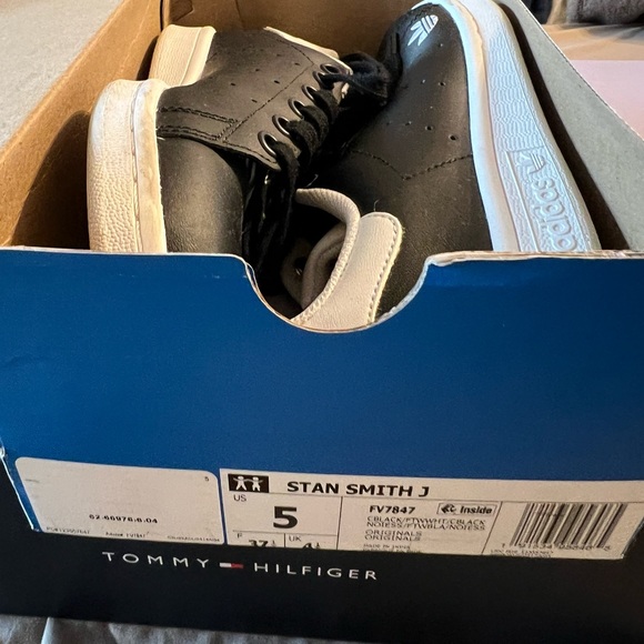 Adidas - Picture 8 of 9